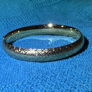 Diamond Cut Gold Bangle